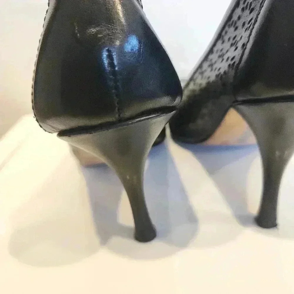 Oscar De La Renta black cutout heels with bow - Picture 5 of 9